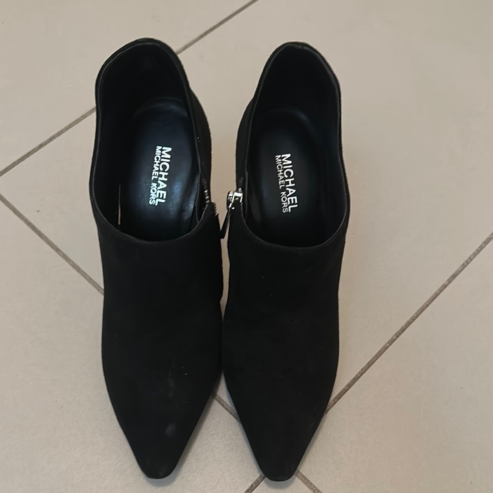 Michael Kors Black Ankle Boots with Modern Silhouette